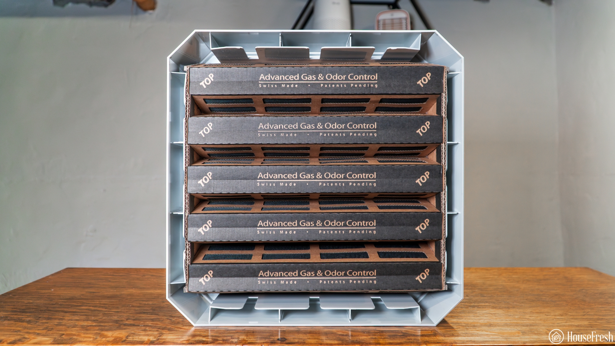 IQair Healthpro plus Activated carbon front